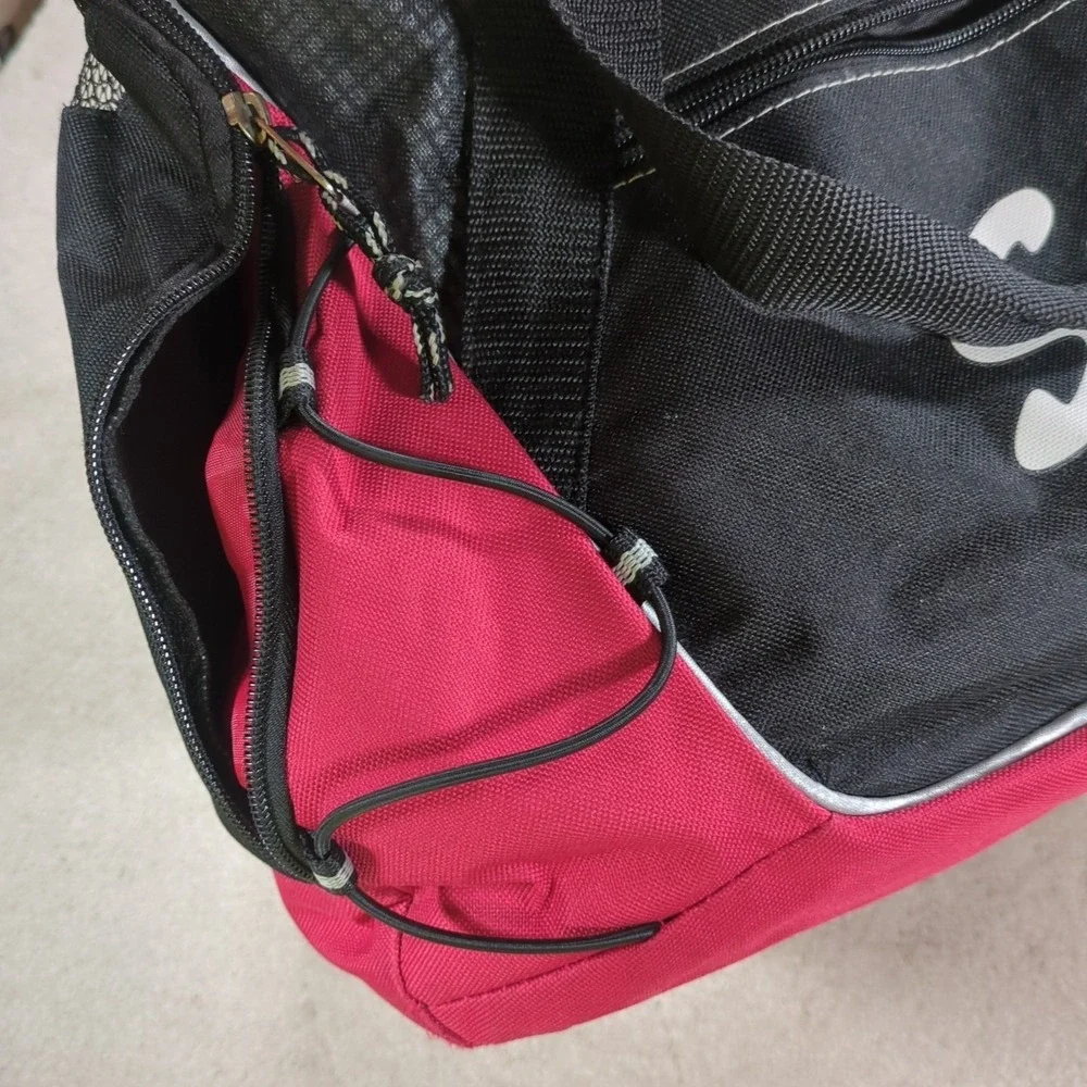 Snap-On Tools Duffle Style Gym Track Travel Bag Carry On Red/Black 20x10x10